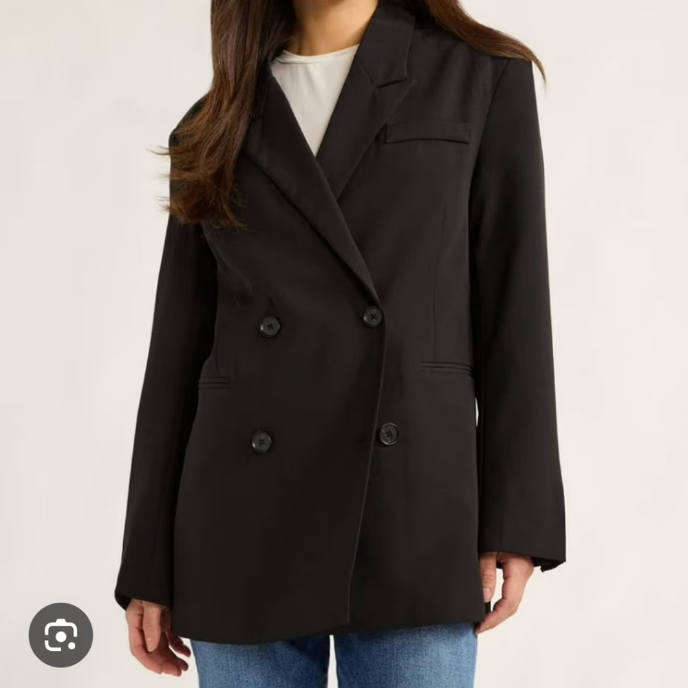 Elegant Black Double-Breasted Women's Blazer - Picture 2 of 3